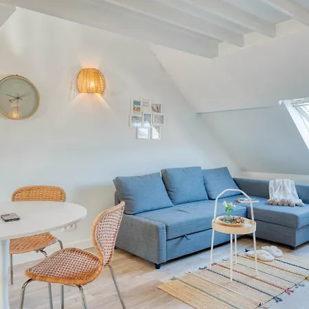 Apartman Bright Duplex Close To The *