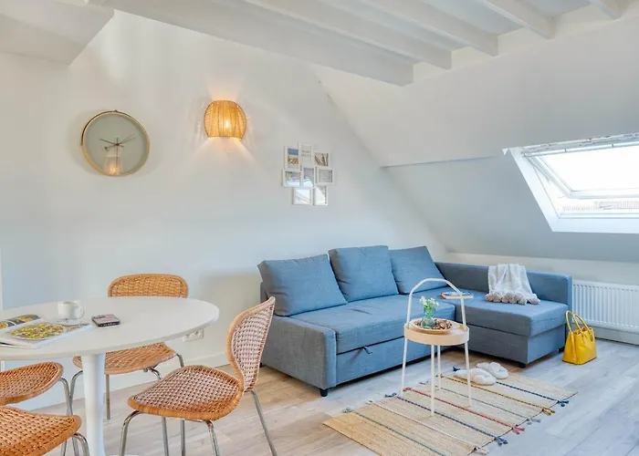 דירה Bright Duplex Close To The *